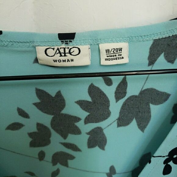 Cato Blue Black Floral Faux Wrap V Neck Top Flutter Sleeves Woman Size 18/20W - Picture 2 of 11